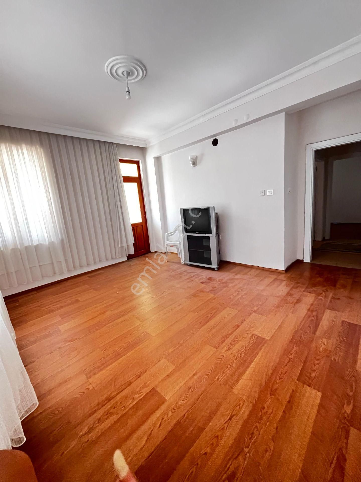 Fetih Caddesi Mh 3+1 Fırsat Daire