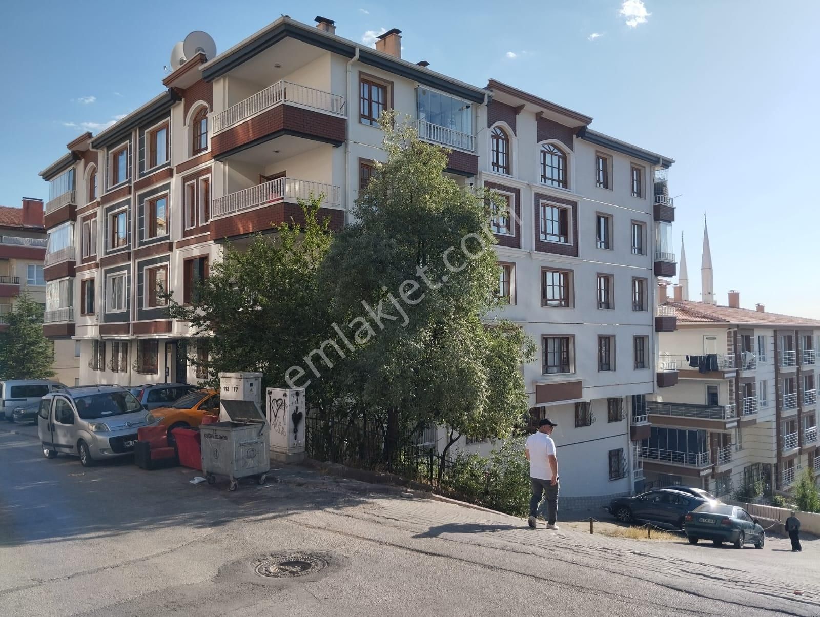Keçiören Kanuni Mah Demirciler Sok 2.kat Ön Cephe 3+1 Kiralık Daire
