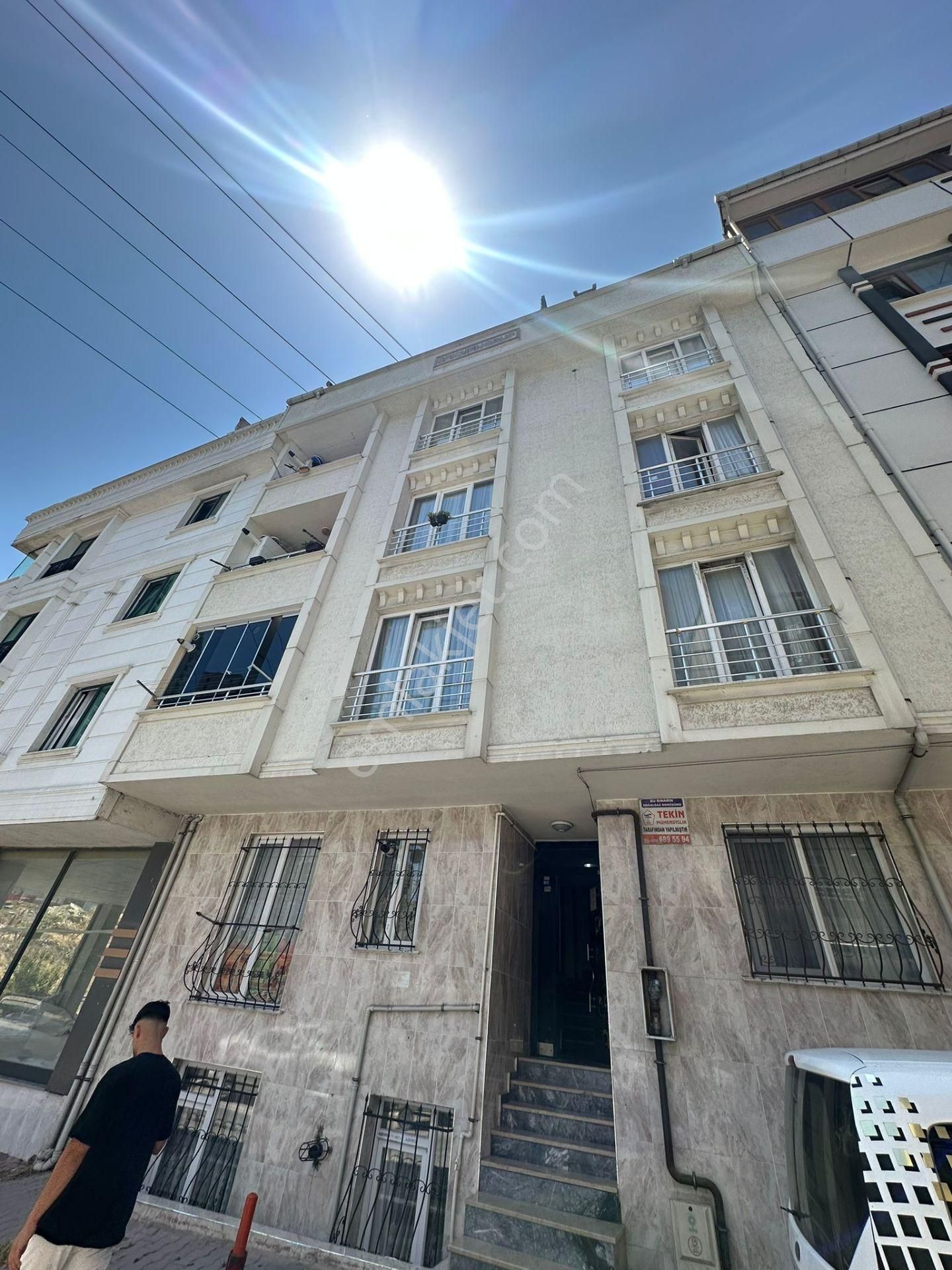 Esenyurt Kıraç Necip Fazıl Kısakürek Mahallesi 2+1 Kiralık Çatı Katı Daire Çift Teraslı Yeni Bina