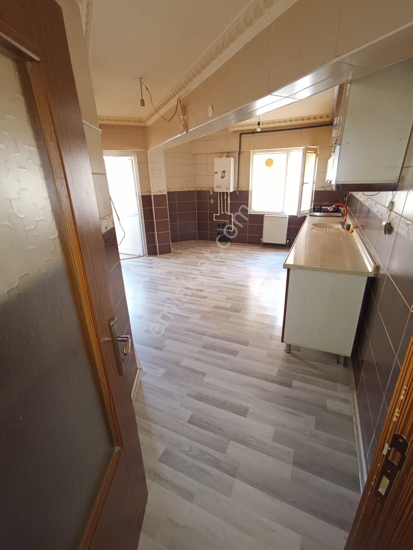 Kartaltepe'de 100m2 2+1 10 Yıllık Balkonlu Ebeveyn Banyolu Yalıtımlı Salon Bağımsız Satılık Daire