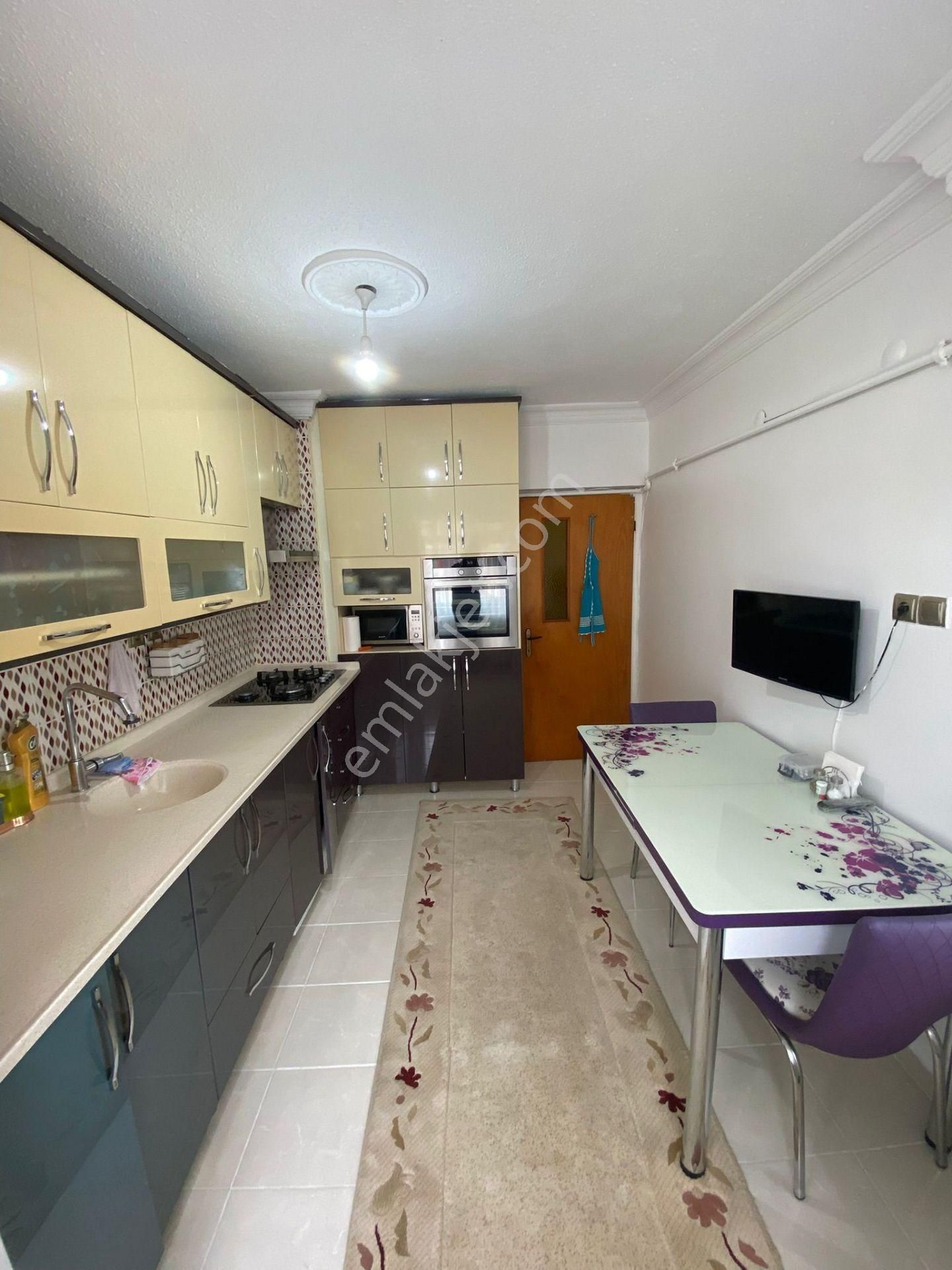Osmanlı Mahalesinde Ara Katta Site İçinde Yapılı 3+1 Satılık Daire