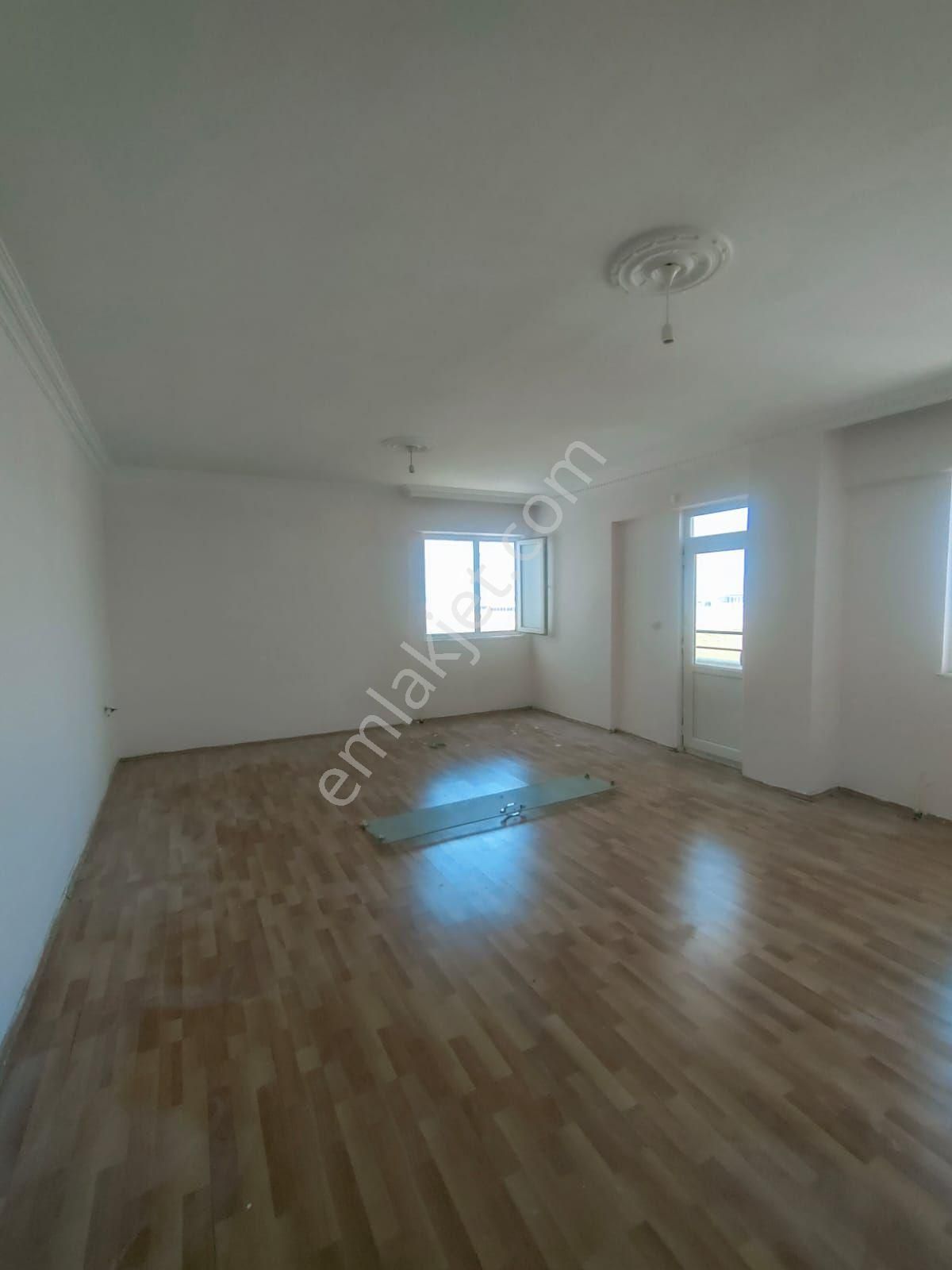 Antalya Aksu Altıntaş’ta Turızm Y0lu Üzeri 3+1 145m² Kiralık Daire