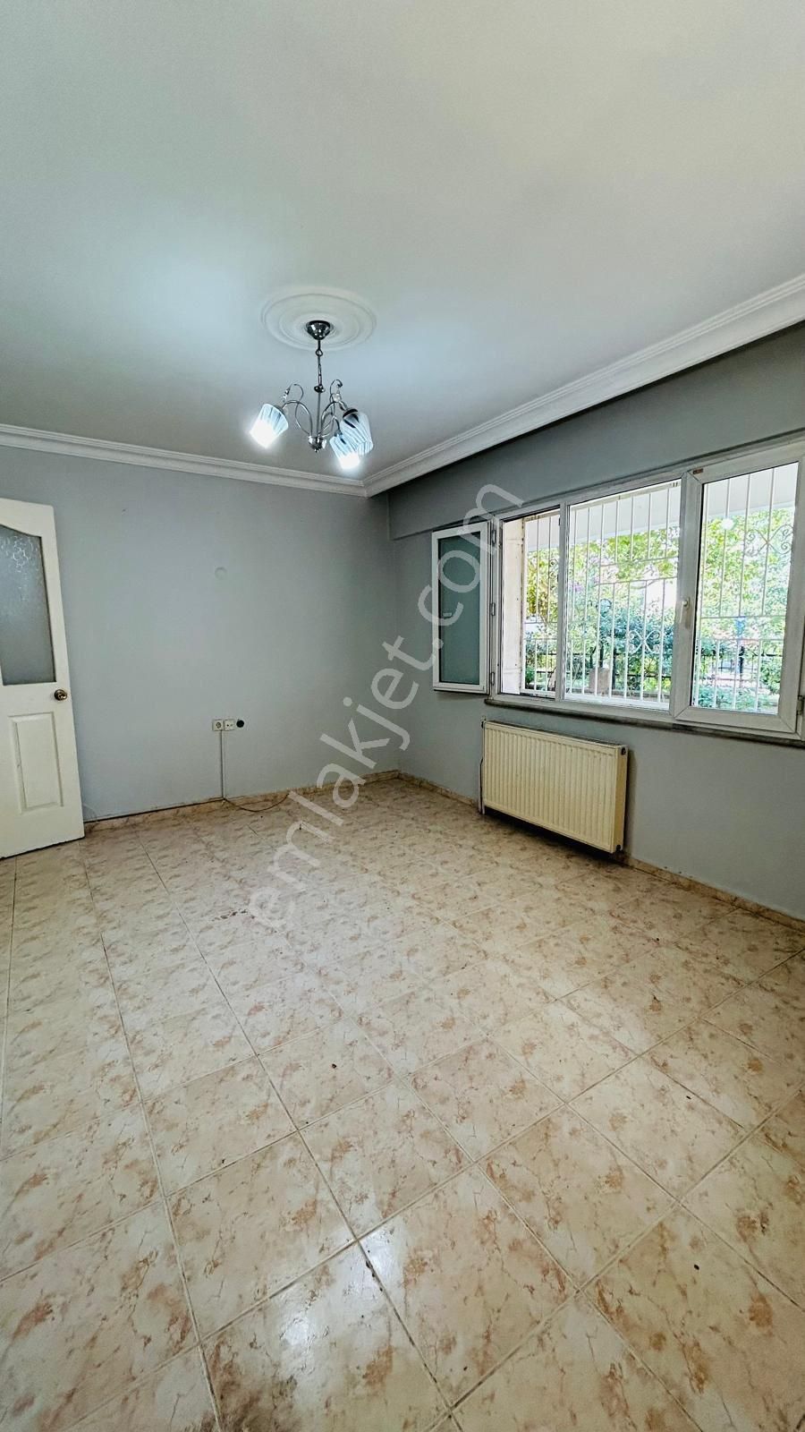 Manisa Yunus Emre Tevfikiye Mh. 3+1 Kapalı Mutfak Bahçe Katı Satılık