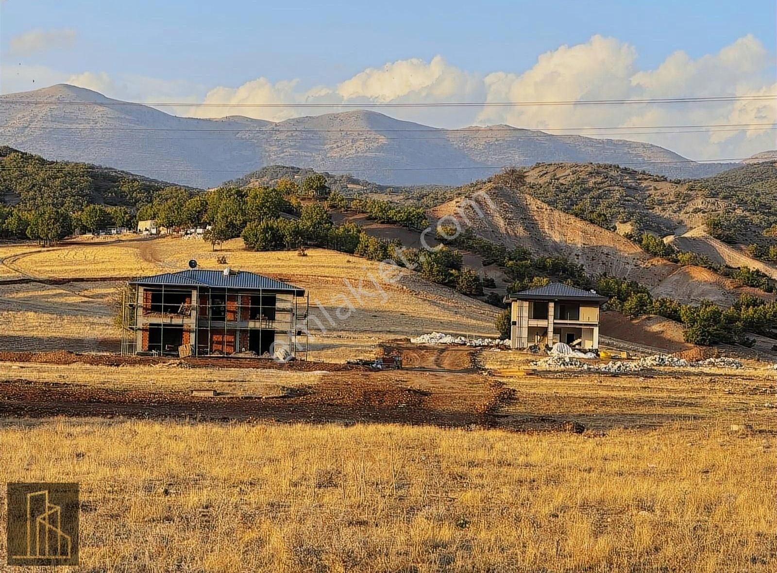 Tunceli Merkez İsmet İnönü Mahallesi Cem Evin Geçince Solda Arsa