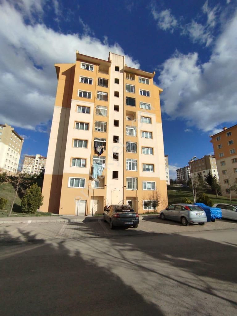 Çankaya Emlaktan Geniş Satılık 2+1 Daire