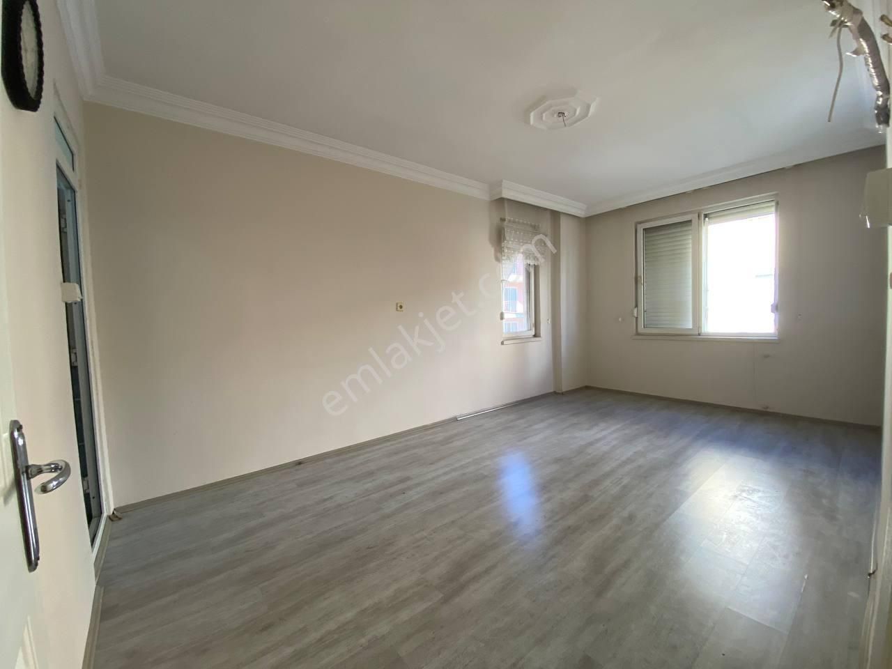 Alanya Merkez'de 3+1 Ayrı Mutfaklı 150 M2 Asansör Ve Otoparklı Daire