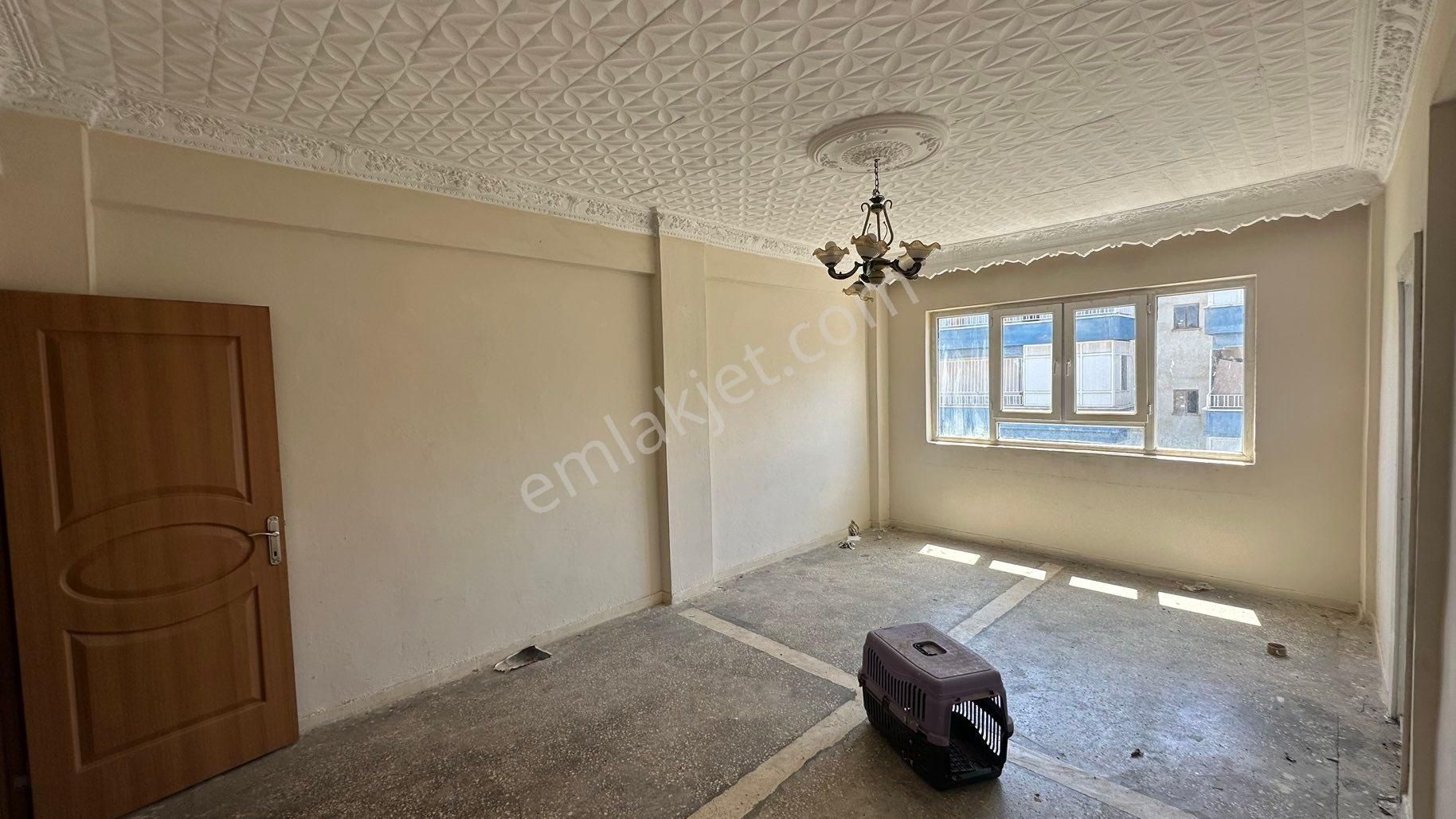 Deniz Gayrimenkul’den Bankalar Caddesi Arkasında Kiralık 2+1 Daire