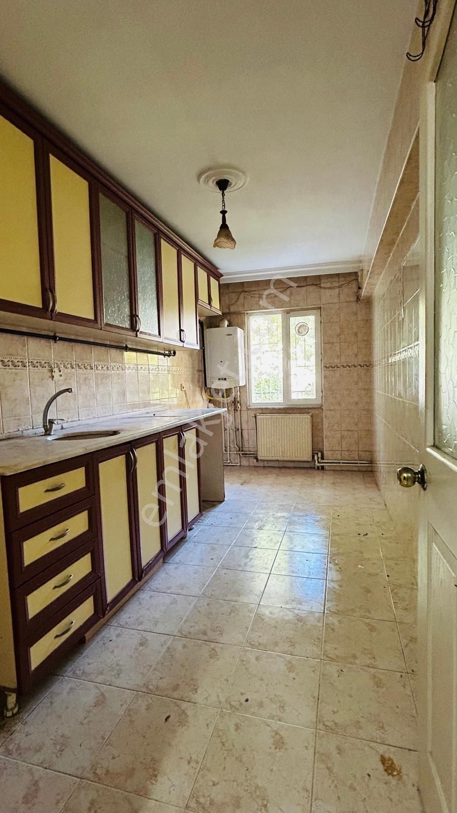 🏡teyfikiye Mahallesi 🏡 ✅3+1 110 M2 5 Katlının Zemin Katı ❇️kapalı Mutfak