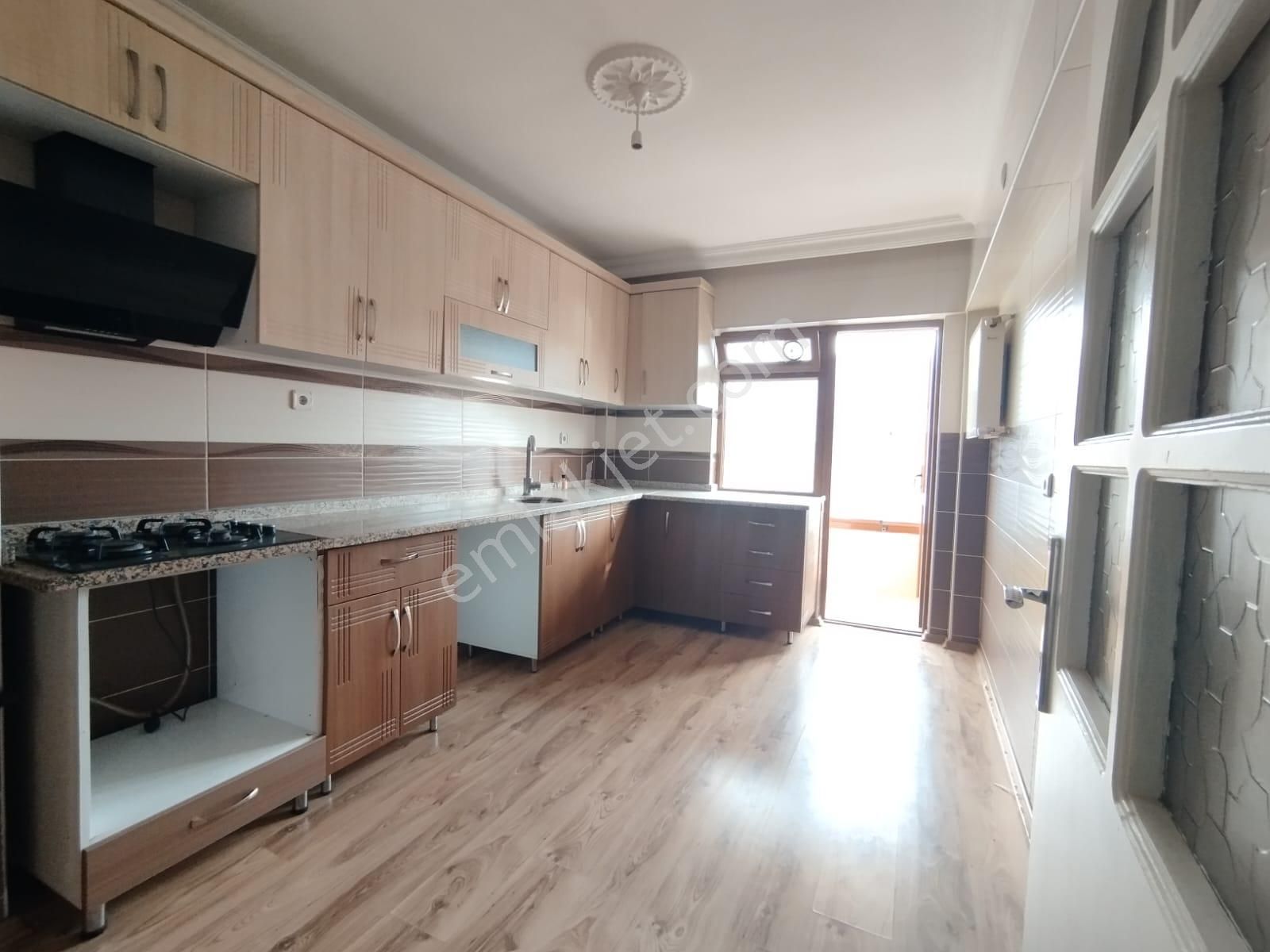 Keçiören Baglum Bulvar Üzeri Orta Kat Asansörlü 3+1 Satılık Daire