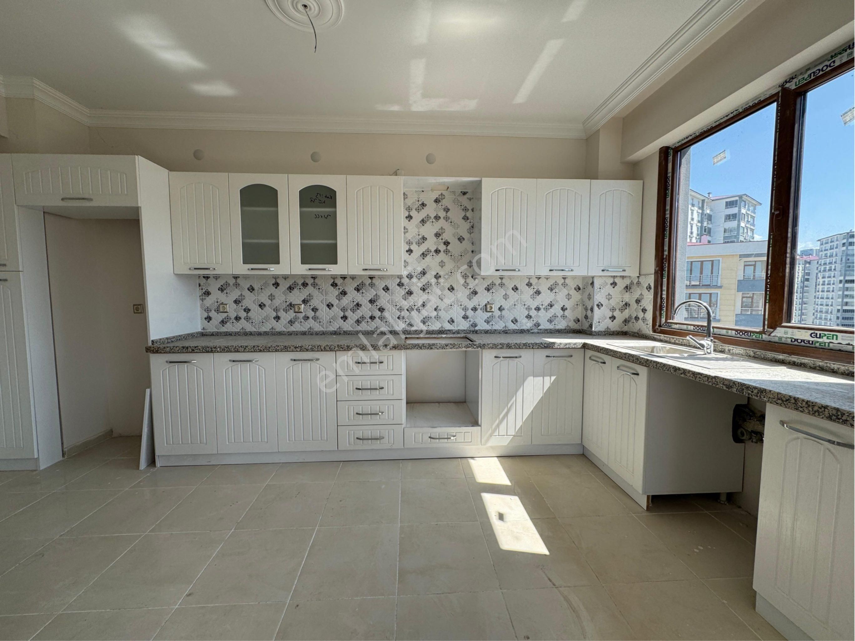 Trabzon Kaşüstün De Satılık 4+1 Daire