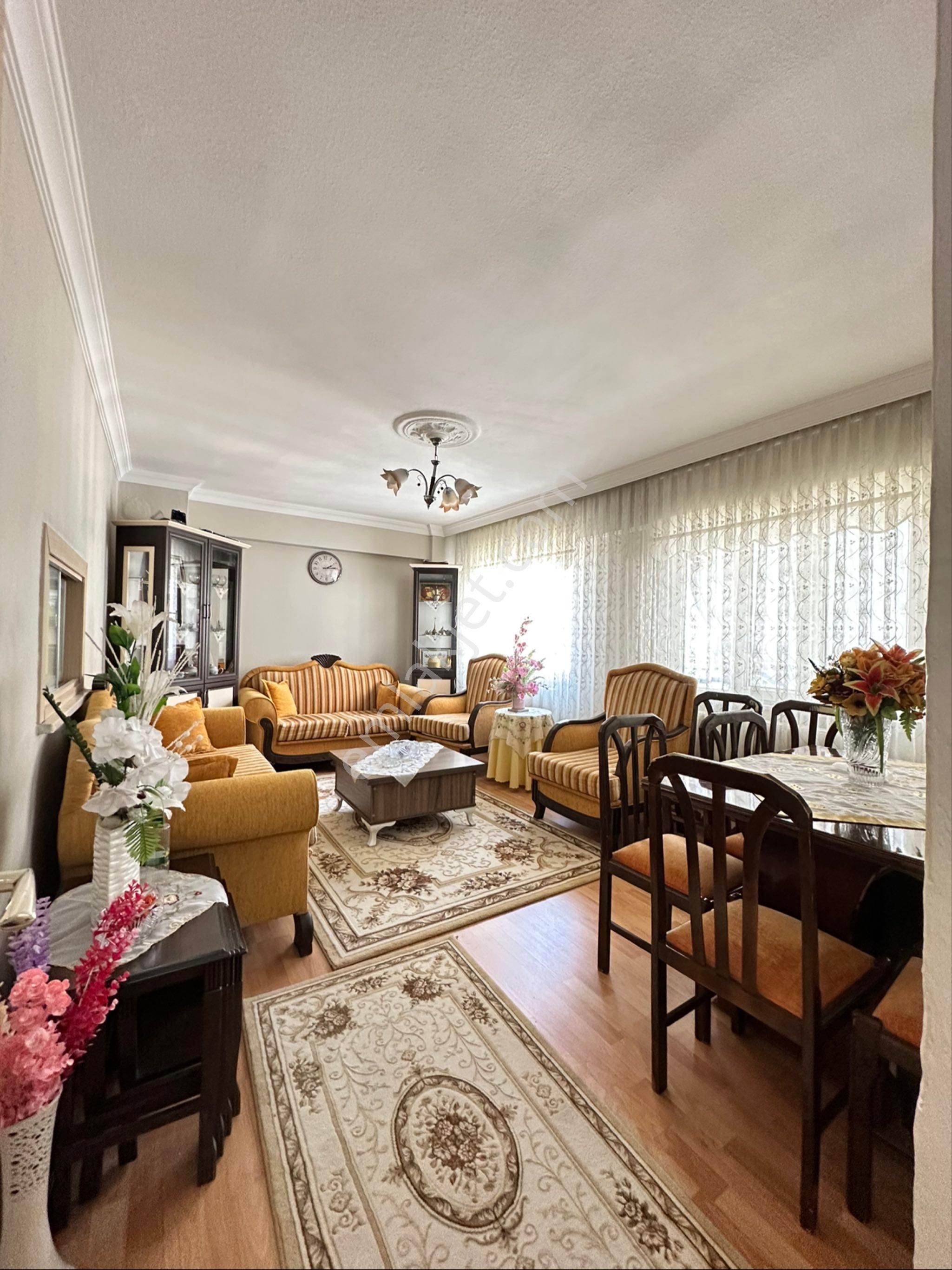 Manisa Şehzadelerde Satılık 3+1 125m2 Ful.öz Asansörlü Satılık Arakat Daire Fırsatı