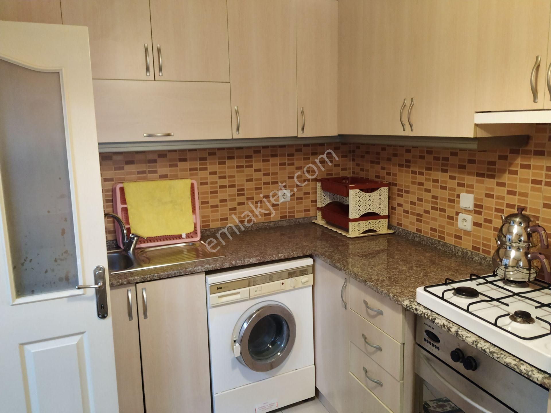Türbe Caddesi Yakını Kombili Eşyalı Kiralık 1+1 Daire