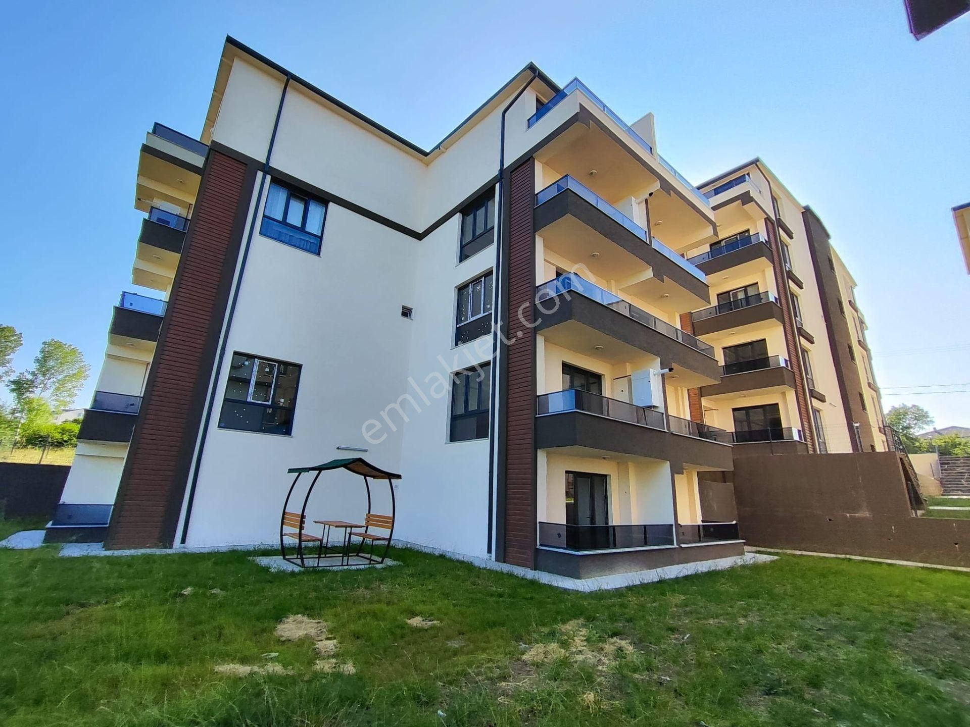 Remax Palastan Başiskele Yaylacık 1+1 Çatı Dubleks Kiralık Daire