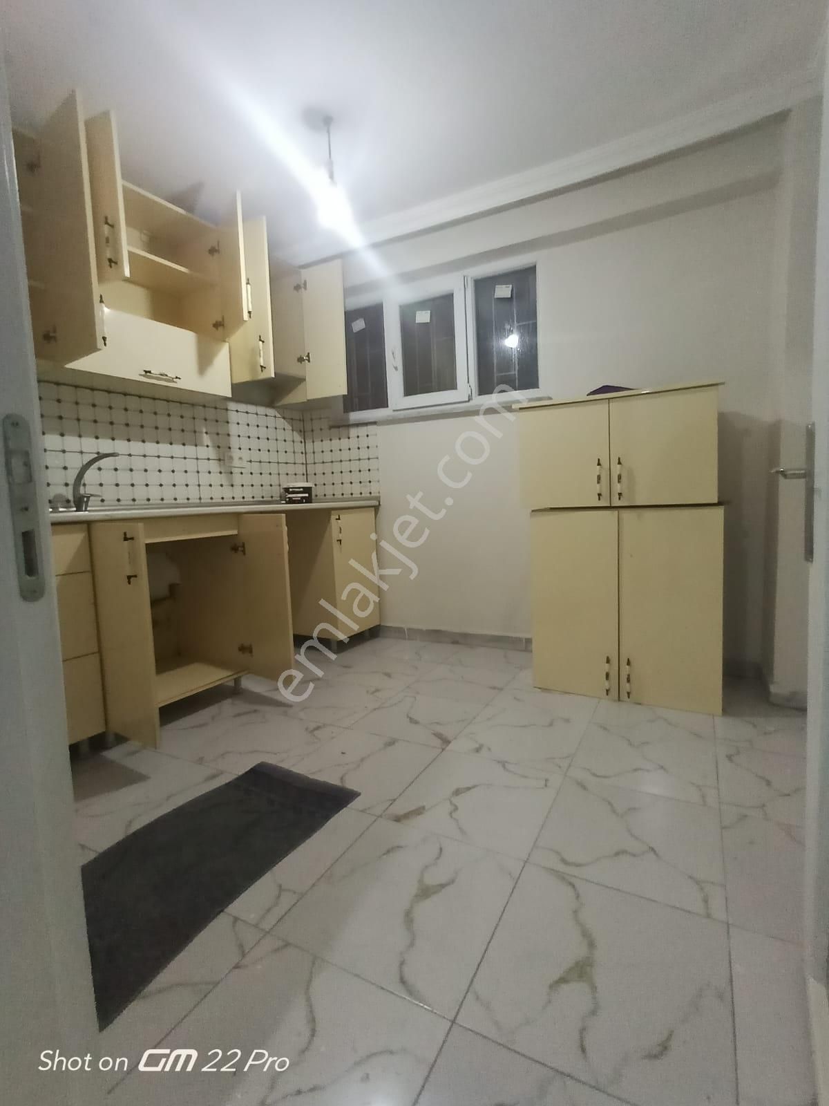 Yeşilova 2+1 Metrobüs Dibi Bahçe Kat Kiralık Temiz Daire