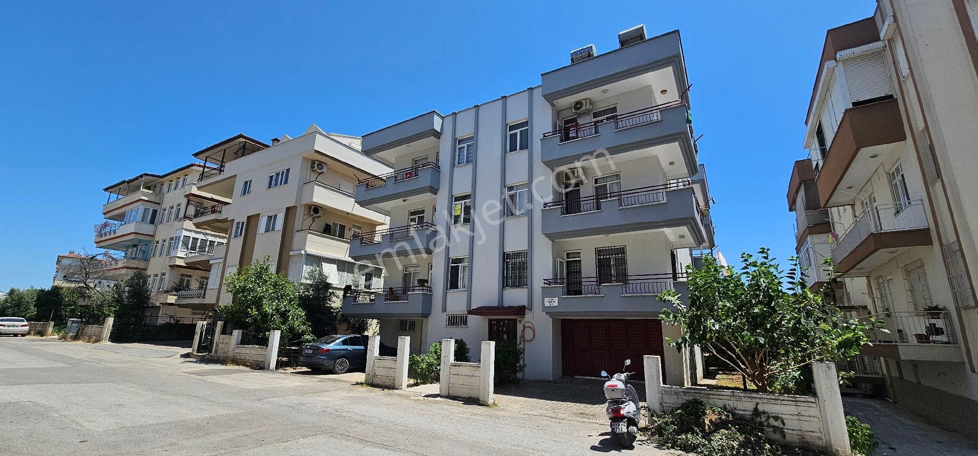 Eski Hisar Mahallesinde Satılık Arakat Temiz 3+1 Daire