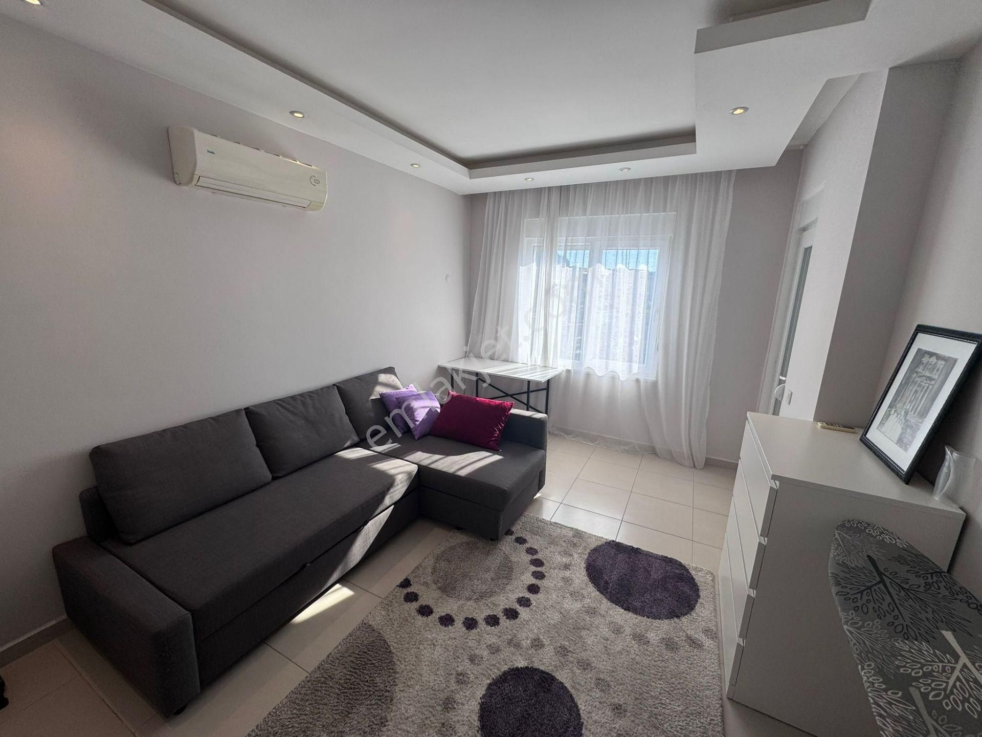 Alanya Merkezde, Şehrin Tam Kalbinde – Güneybatı Cepheli 2+1 Eşyalı Cam Balkonlu Ferah Daire - Görsel 6