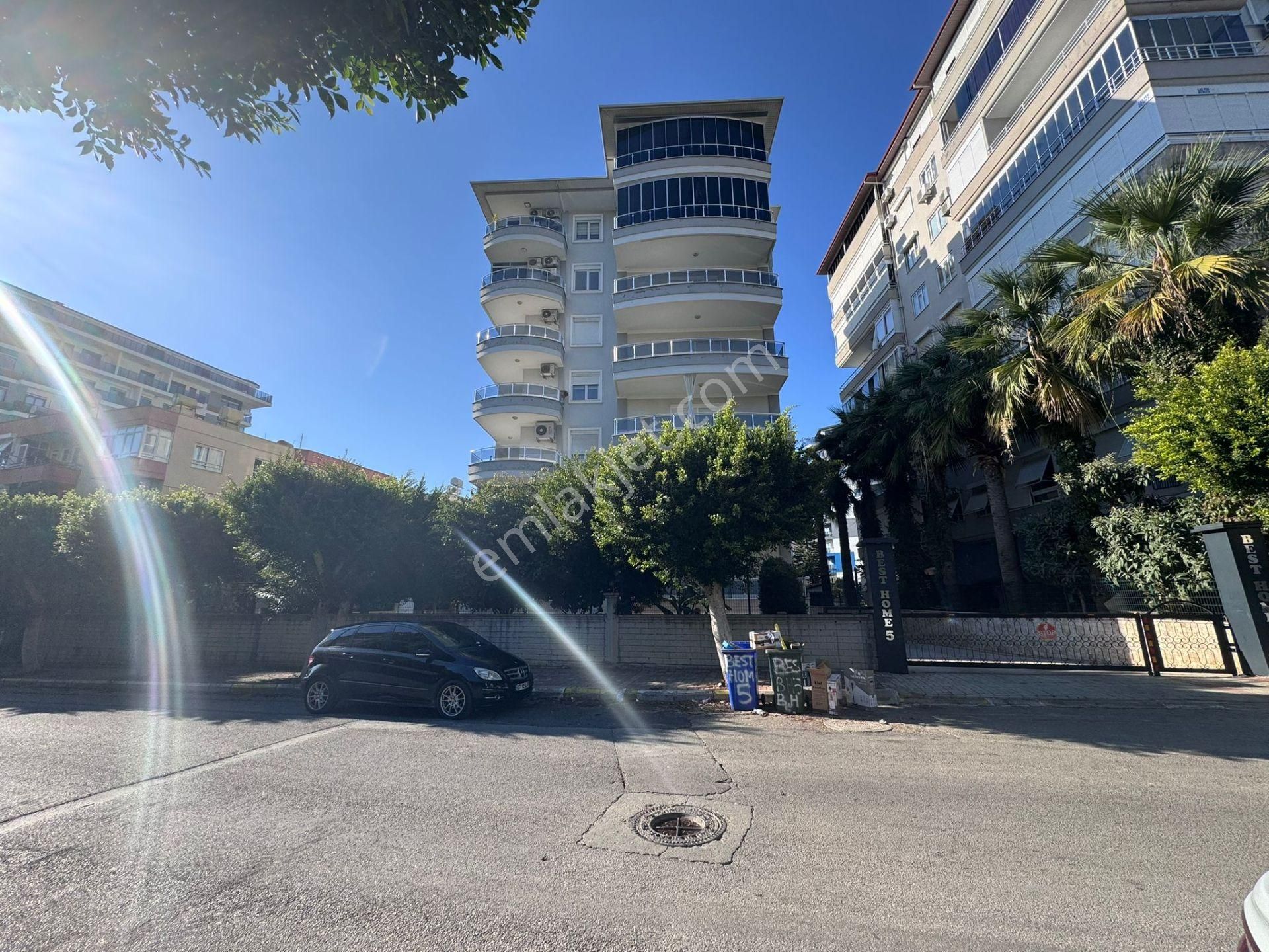 Alanya Merkezde, Şehrin Tam Kalbinde – Güneybatı Cepheli 2+1 Eşyalı Cam Balkonlu Ferah Daire - Görsel 24
