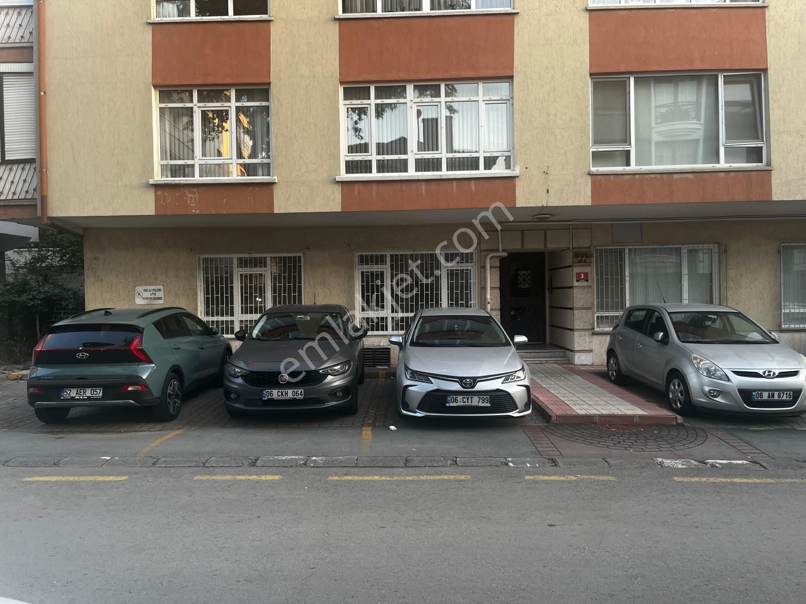 Filizden Emek 21sokakta Kiralık 3+1 Ön Cephe Yüksek Giriş
