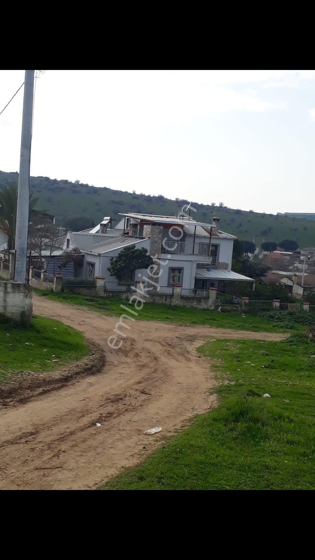 Karateke Köyünde Satılık Müstakil Ev