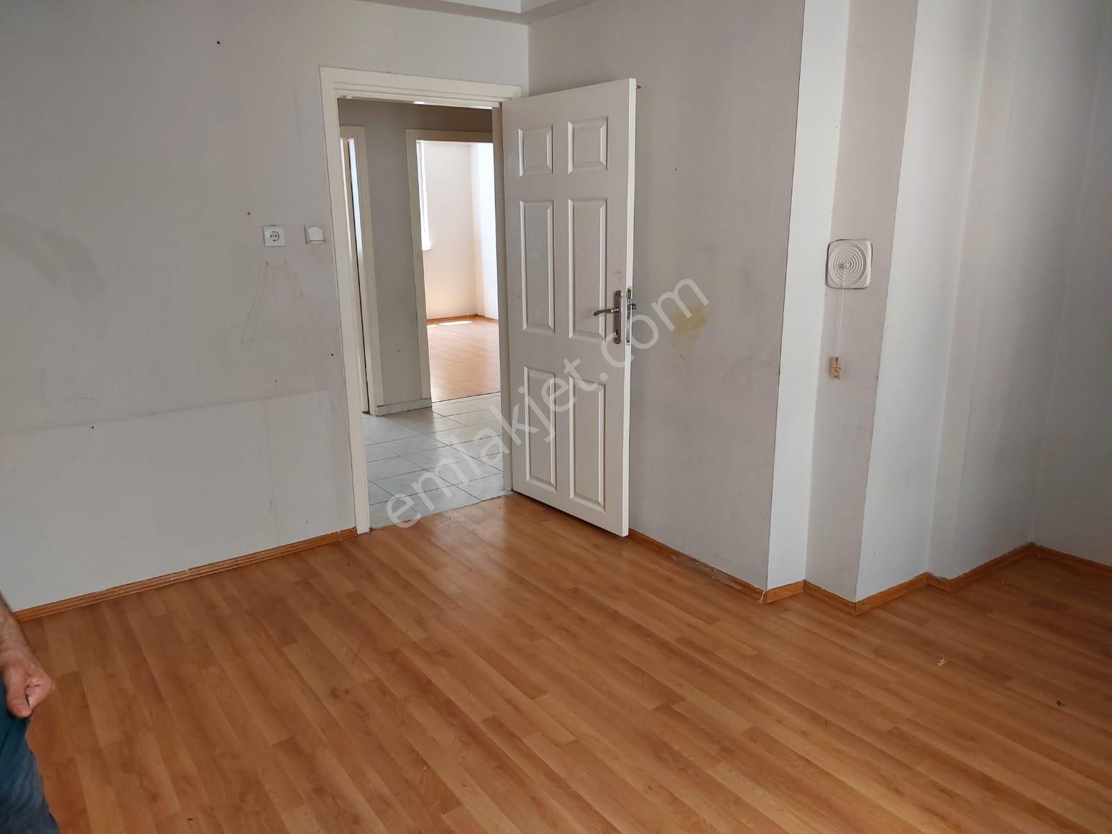 Beşevler'de Tramvay İsyasyonuna Yürüme Mesafesinde Merkezi Konumda Kiralık 2+1 Daire