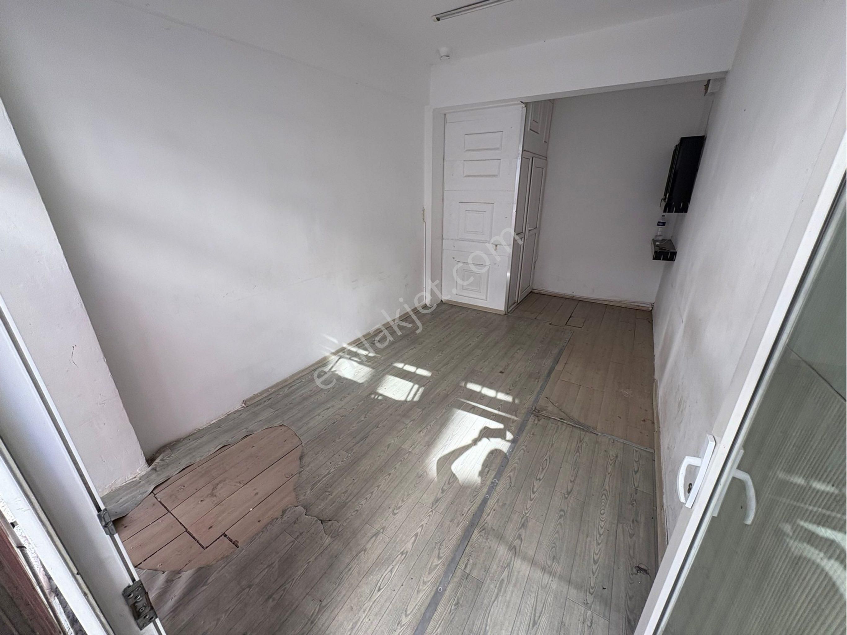 Aydın İnş. Cebeci Mah 20 M2 Düz Giriş Dükkan