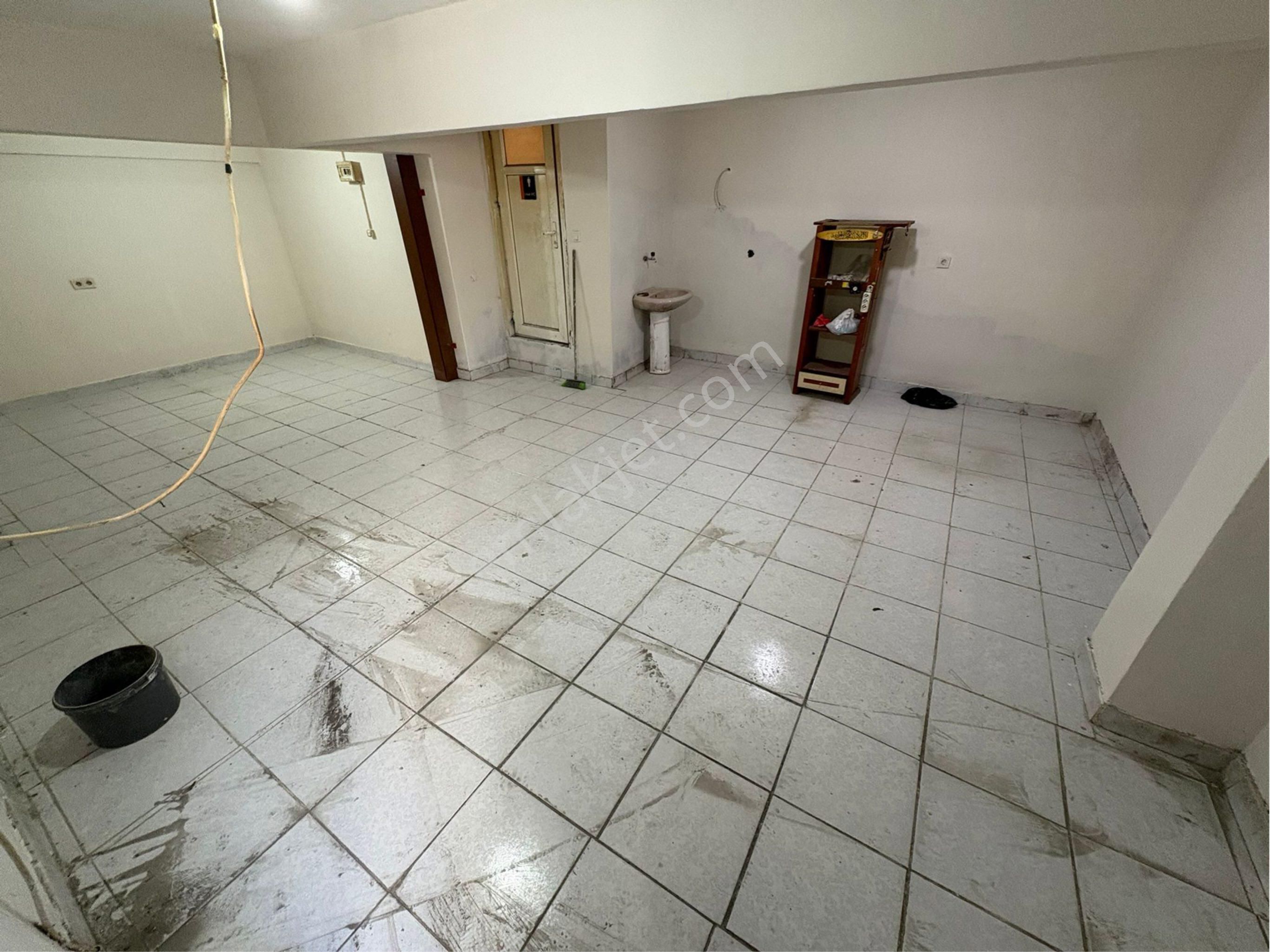Aydın İnş. Cebeci Mah 80m2 Bodrum Dükkan
