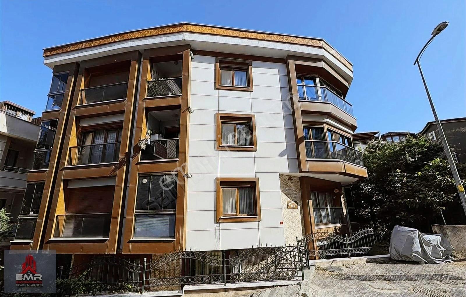 Ataşehir Örnek Mah' Harika Konumda Ayrı Mutfak 2+1 Daire