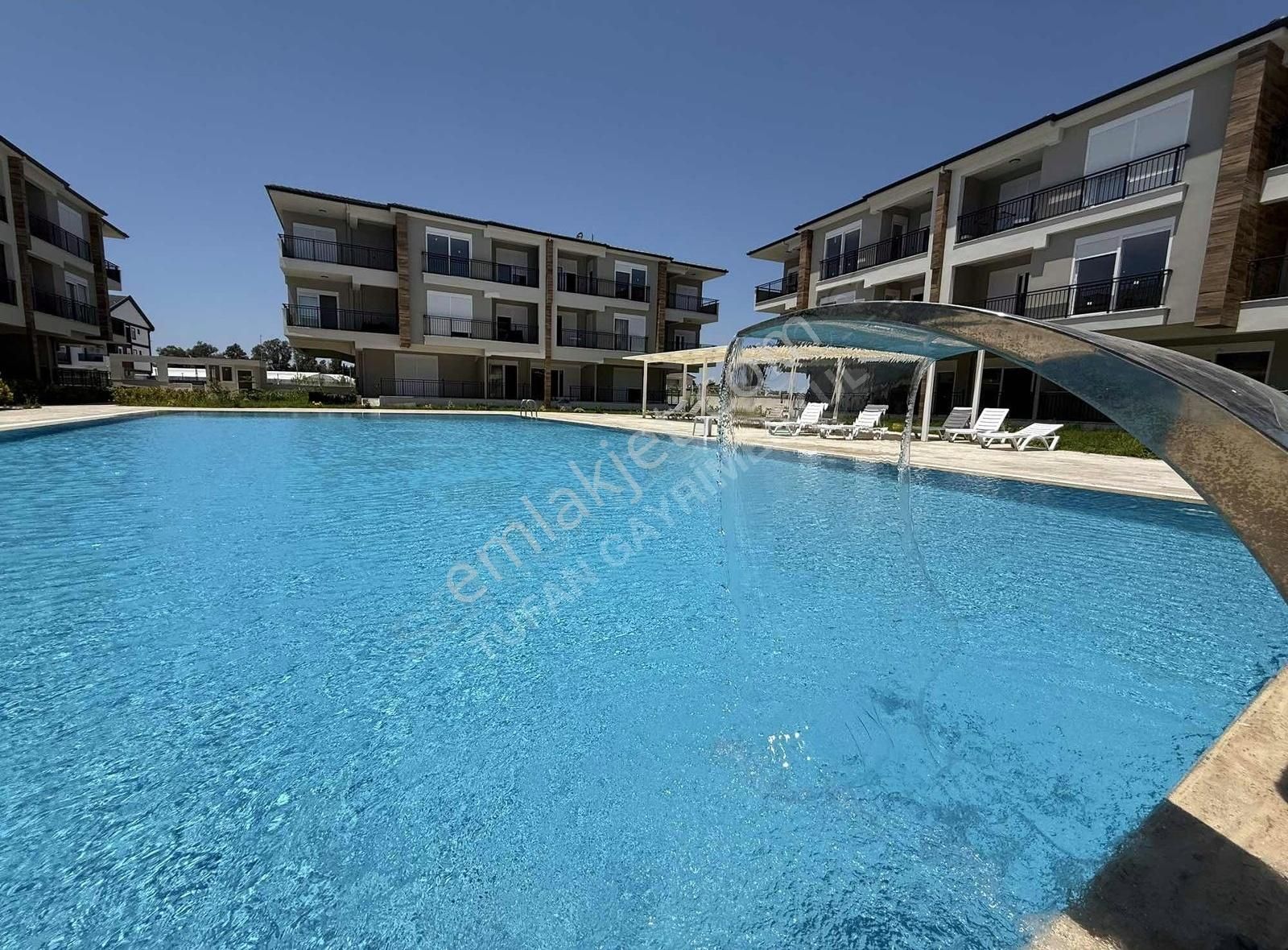 Evrensekide Ultralüks Site İçinde 1+1 Satılık Daire