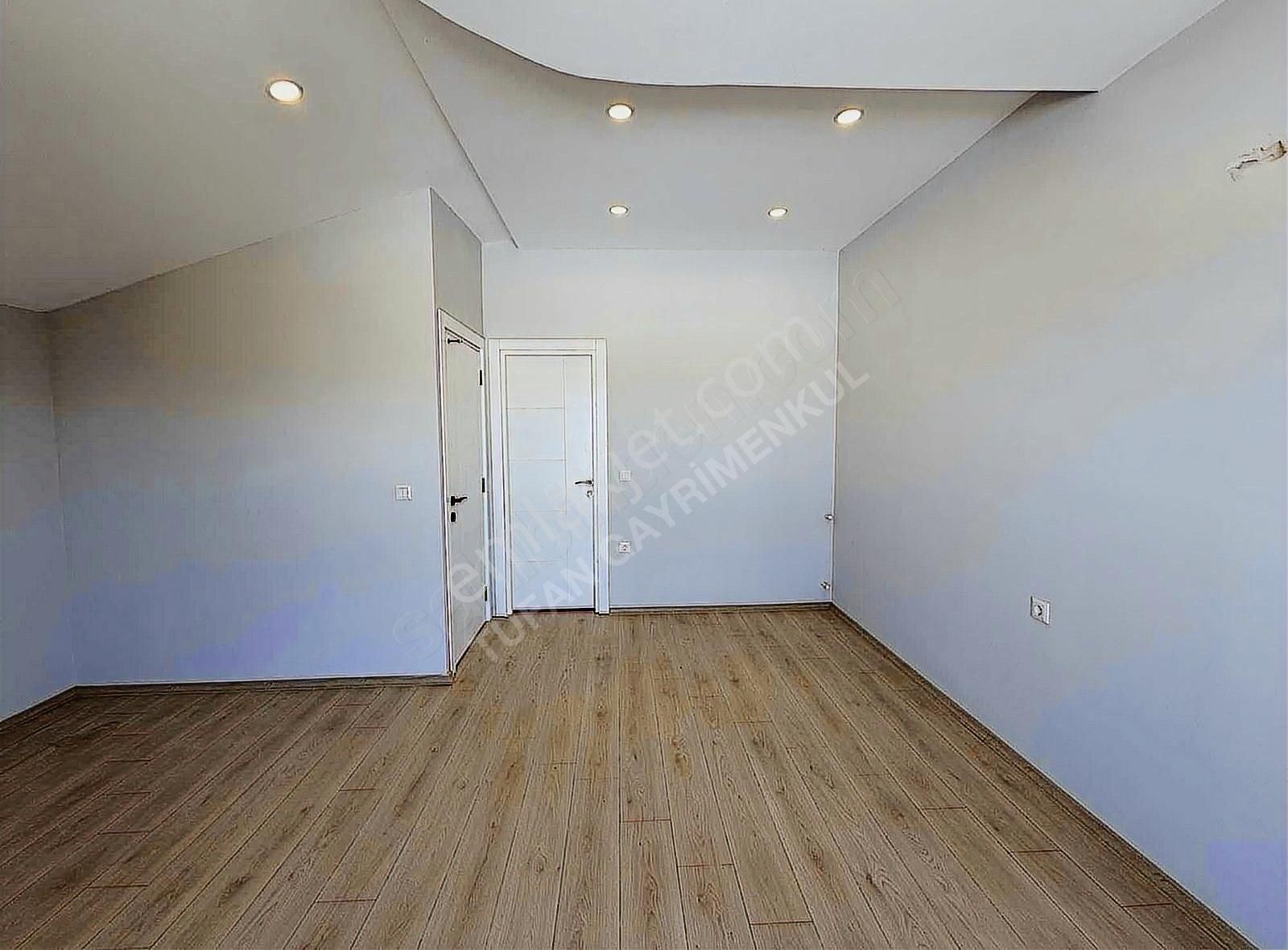 Sarılarda Muhteşem Manzaralı Sıfır Ultralüks 4+1 Dubleks