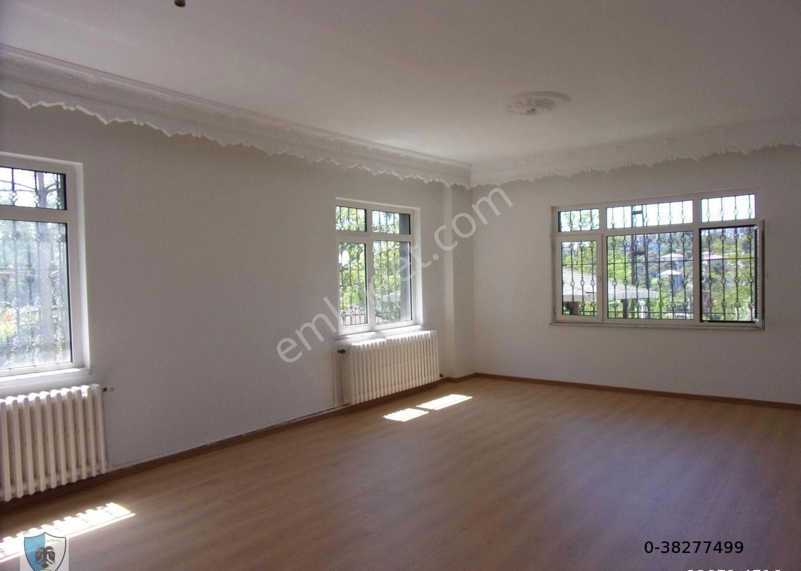 Tarabya Köşk Evlerde 3+1 160 Metrekare Kiralık Bahçe Katı