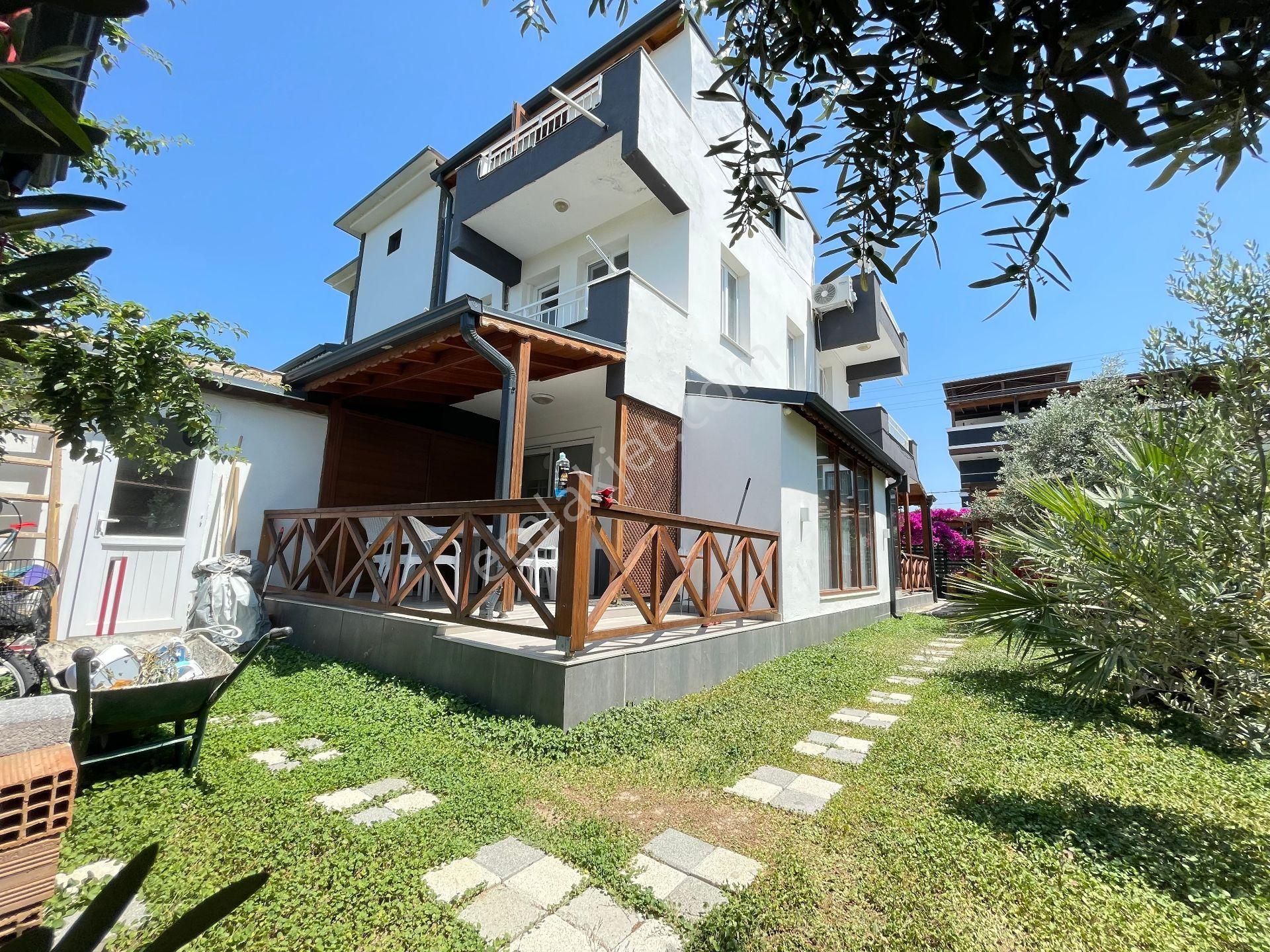 Doğanbeyde Kapalı Otoparkı Denıze 550m2 Ultra Lüx Satılık 3+1 Vılla