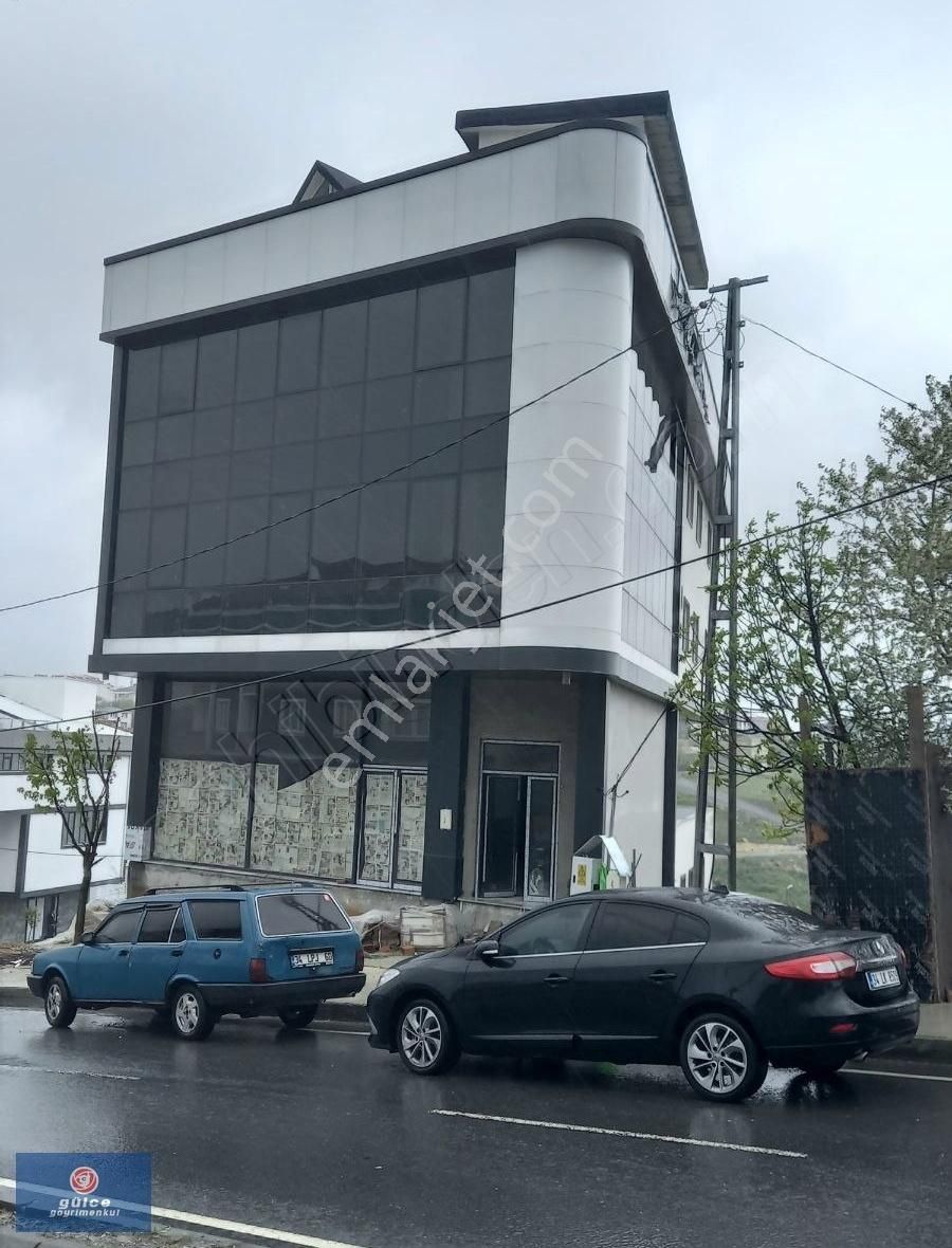 Arnavutköy Taşoluk Mah.kiralık İş Yerı 500 M