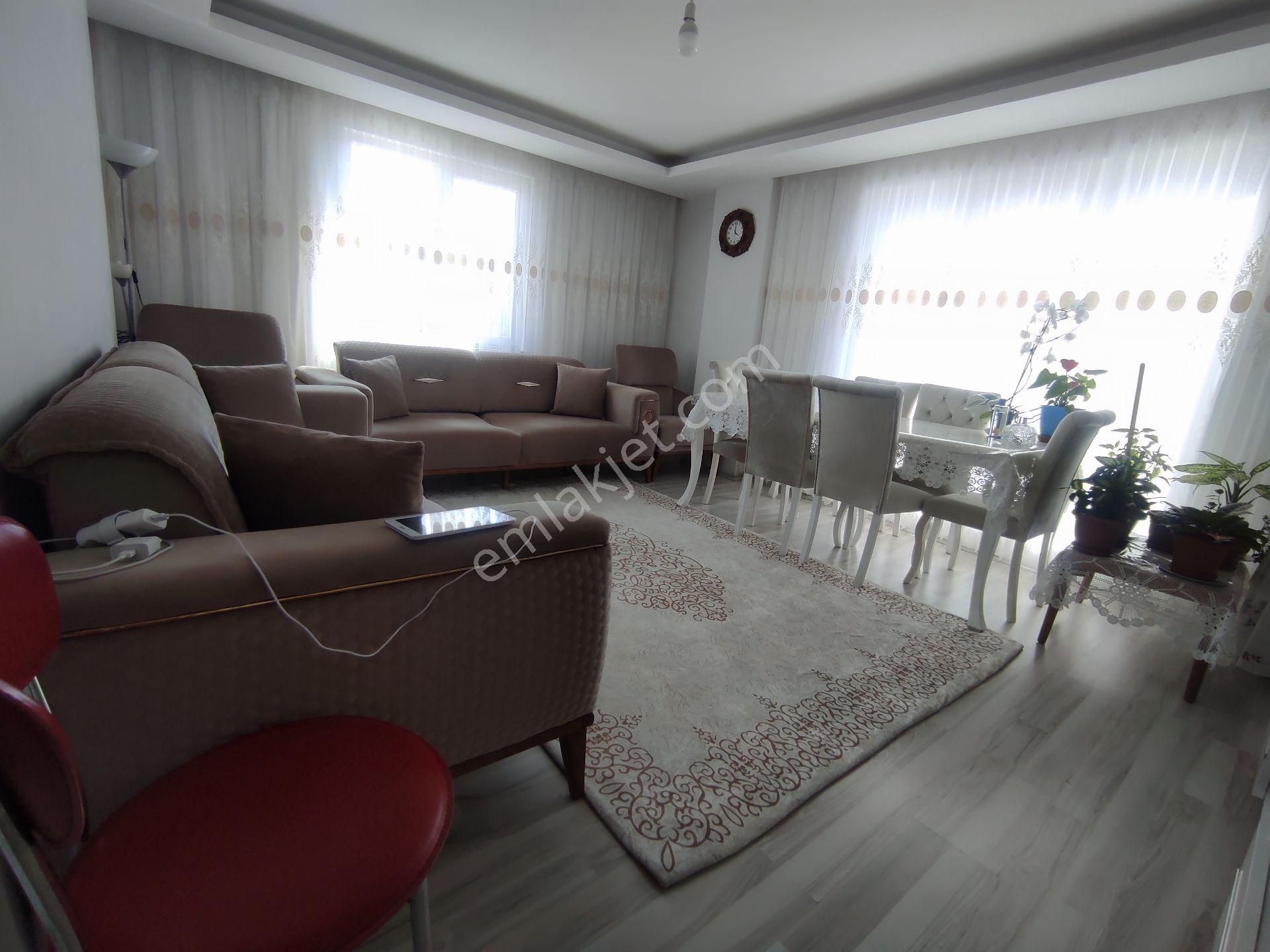 Büşra Gayrimenkulden 2 Bloklu Site İçinde Satılık Daire 95m2 Kat 3 Bina Yaşı 4 Açık Oto Parklı