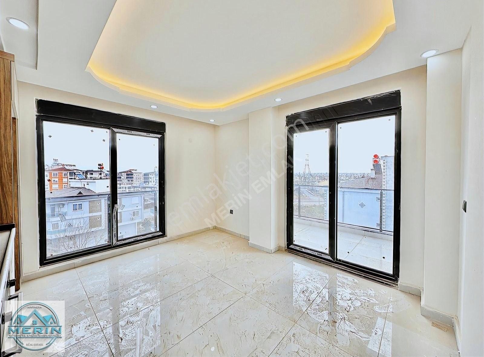 Karşıyakada Havuzlu Sitede Kapalı Otoparklı Satılık 1+ 1 Daire - Görsel 14