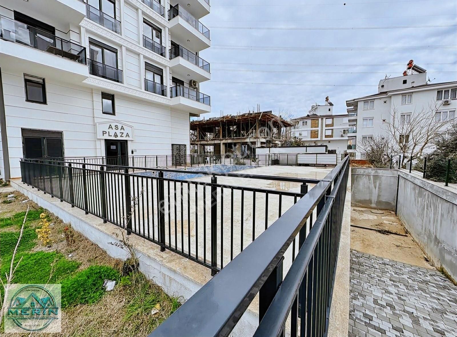 Karşıyakada Havuzlu Sitede Kapalı Otoparklı Satılık 1+ 1 Daire - Görsel 15