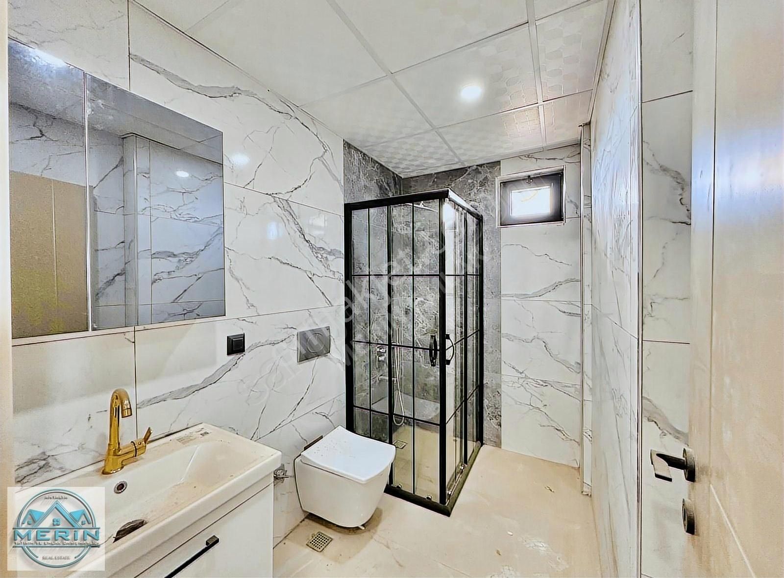 Karşıyakada Havuzlu Sitede Kapalı Otoparklı Satılık 1+ 1 Daire - Görsel 6