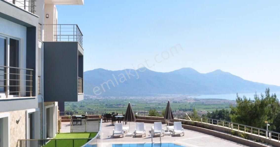 Kuşadası Soğucak’da Satılık, Deniz Manzaralı 2+1, Eşyalı Daire…