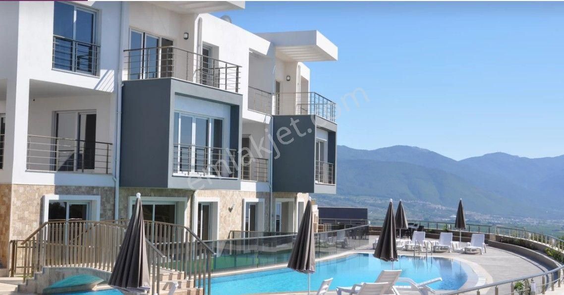 Kuşadası Soğucak’da Satılık, Deniz Manzaralı 2+1, Eşyalı Daire…