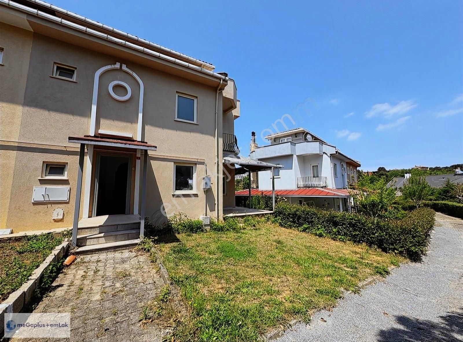 Şile Kurna Mahallesinde Site İçerisinde Satılık 4+2 Villa