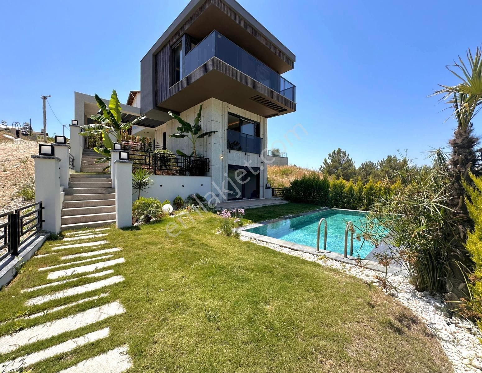 Kuşadası Soğucak 3+2 Tek Müstakil Özel Havuzlu Villa
