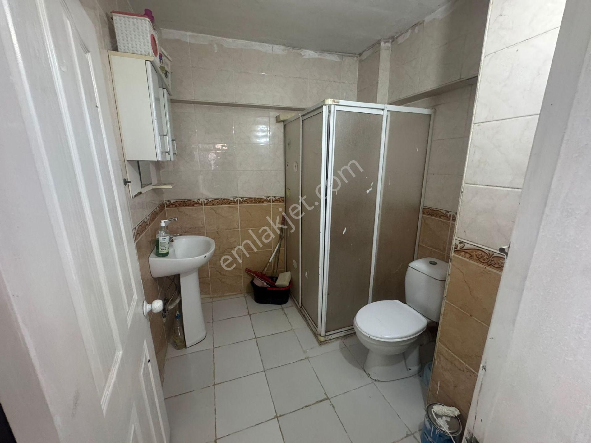 Esentepe Mah.de 3+1 Kiralık İci Sıfır Bahçe Katı Daire