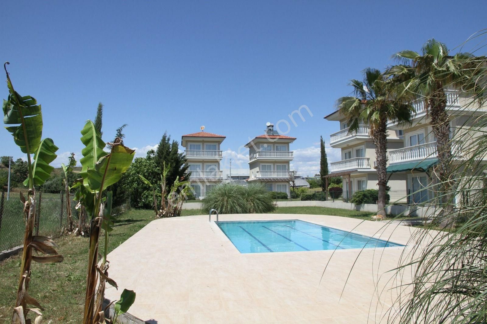 Antalya Serik Karadayı Tribleks Villa