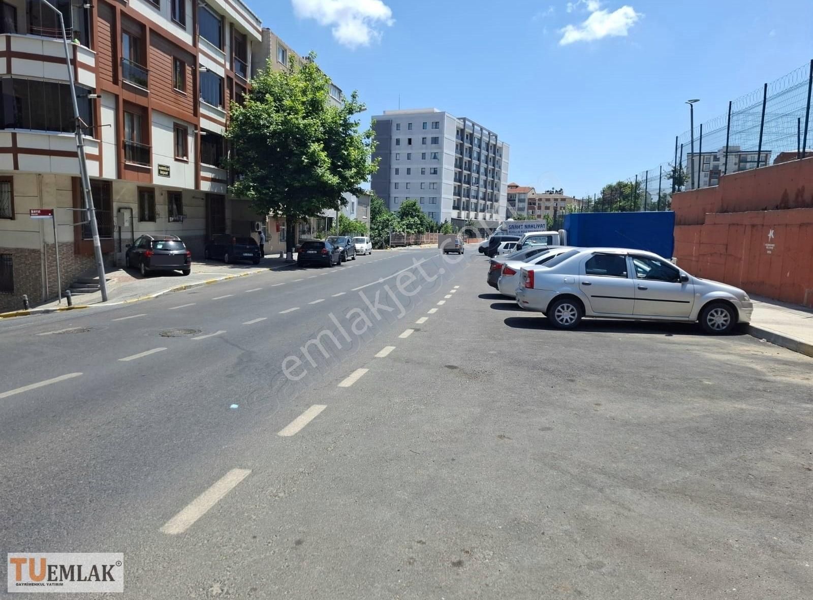 Sefaköy İnönü Mah Cadde Üzeri 2+1 Satılık Y.giriş Daire