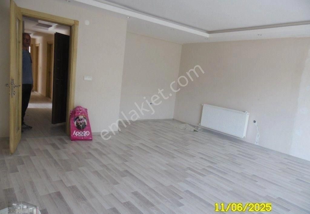 Erdemay Emlaktan Kızılay Mahallesinde 3+1 Kiralık