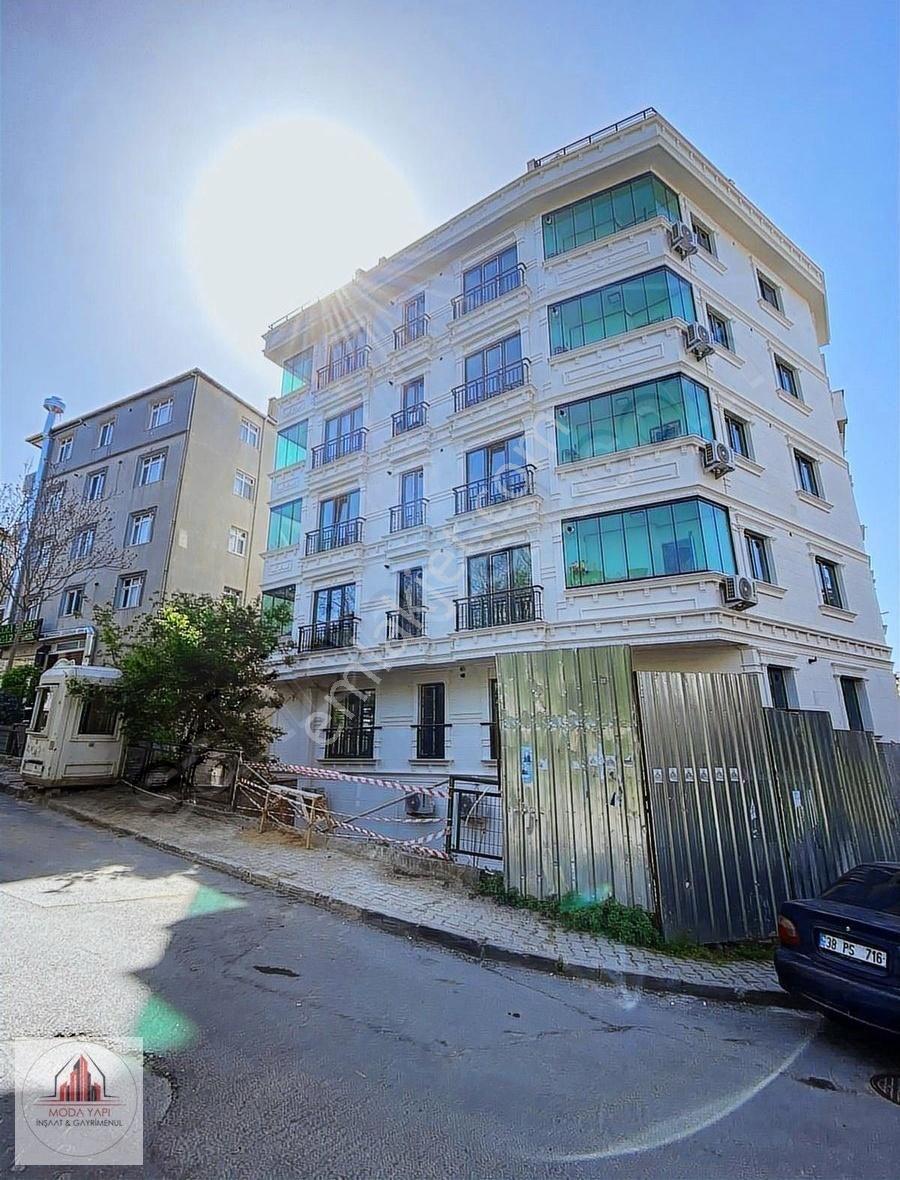 Cadde Üzeri Metroya 2 Dk 1+1 Tapu Masrafsız Lüx Satılık Daire..