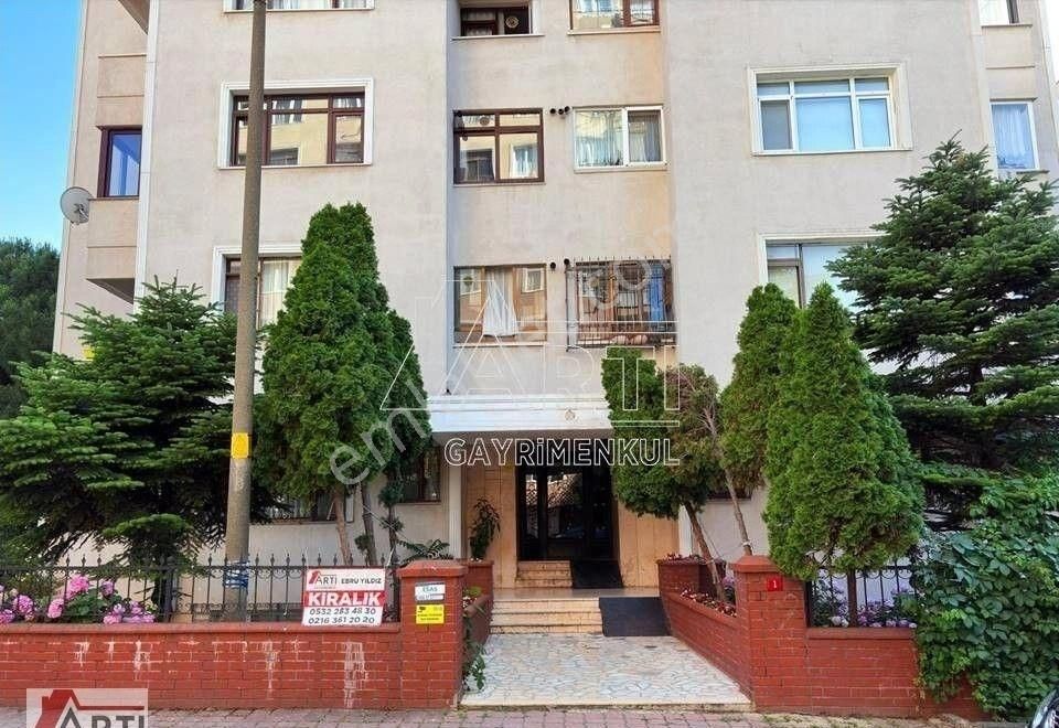 Kozyatağında Sessiz Sakin Sokakta Bakımlı 3+1 Kiralık Daire