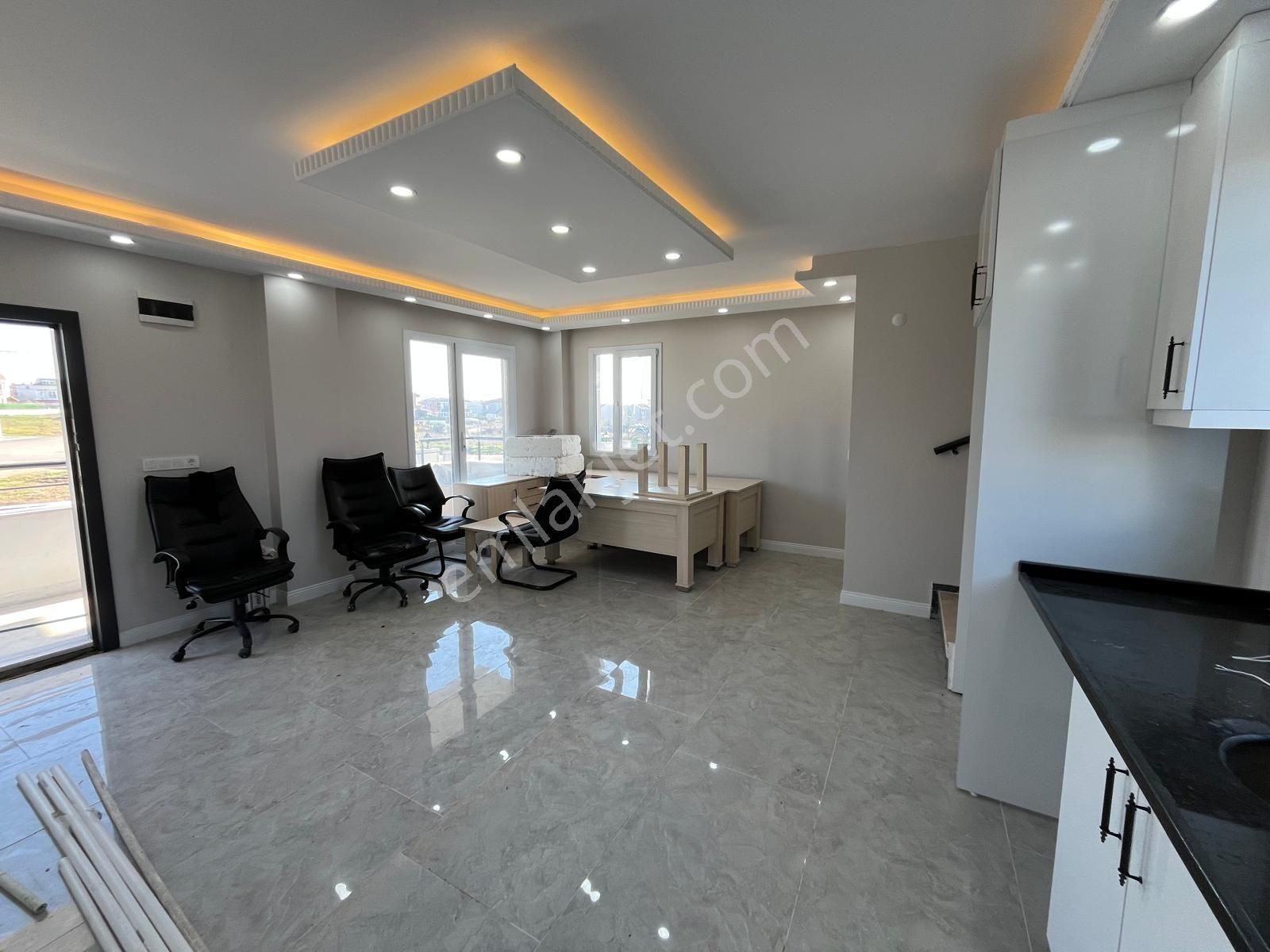 Marmaraereğlisi Yeniçiftlikte Satılık 3+1 Villa