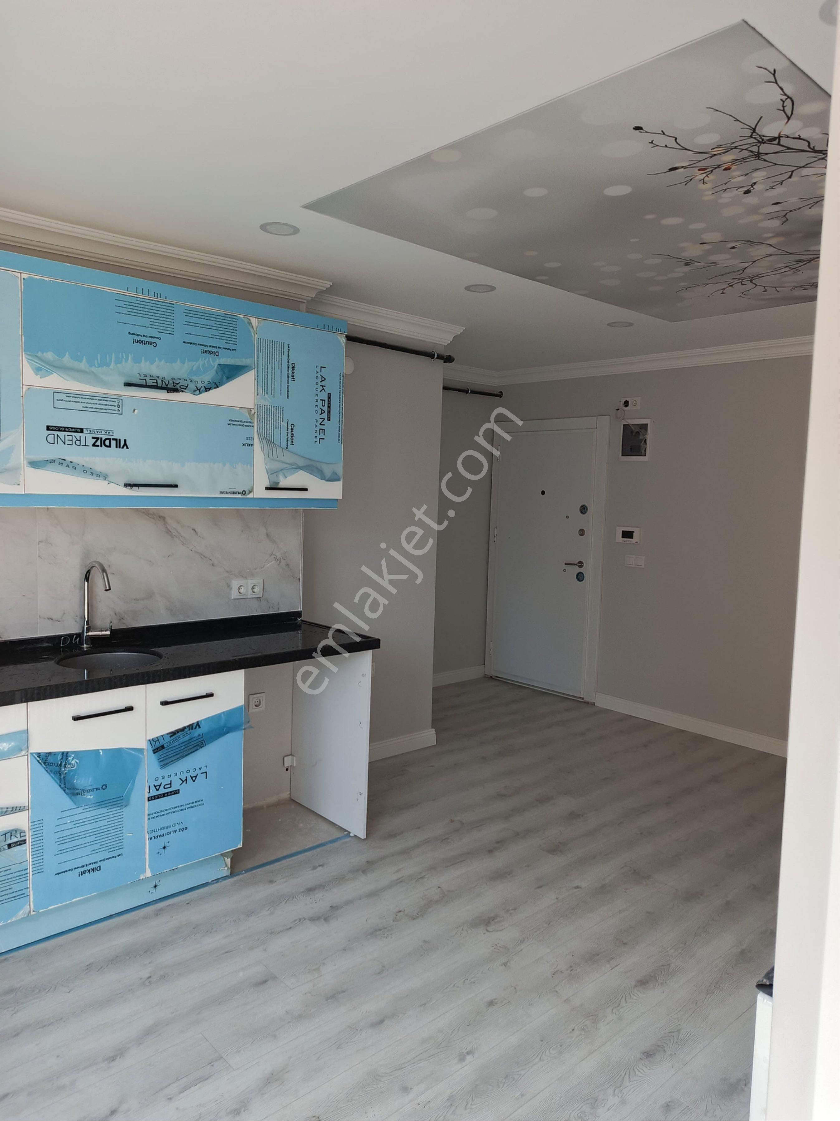 Esatpaşa Merkezde, Münübüslere 1 Dakika Uzaklıkta, Satılık Yeni 1+1 Daire