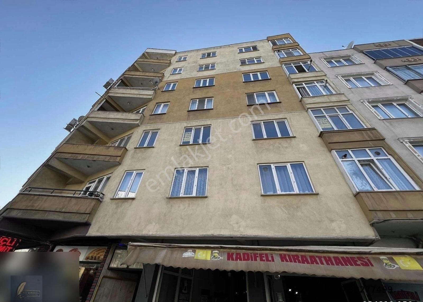 Bursa Caddesinde Asansörlü Satılık Arakat Daire