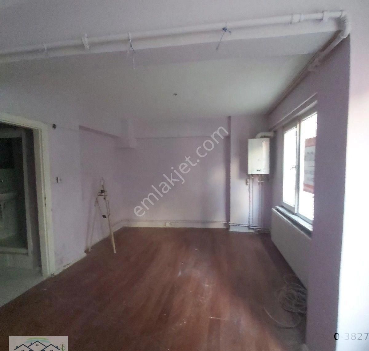 Beyoğlu Kasımpaşa Kadımehmet İbadullah Caddesi 1+1 Ters Dulex Doğalgazlı Aile Apartmanı